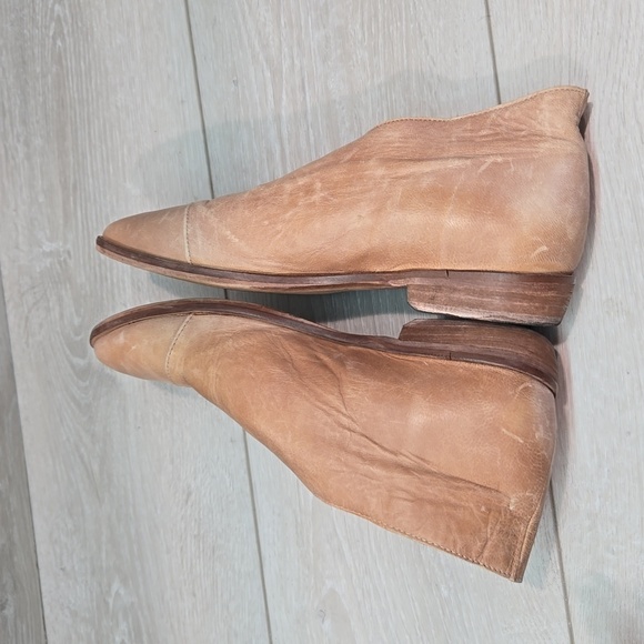 Free People Women Cutout Side Ankle Leather Pointed toe boots shoes sz 37/6 - Picture 6 of 11